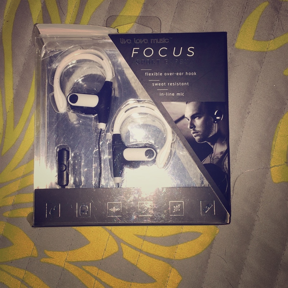 Focus sport earbuds